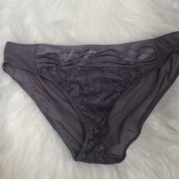 SOLD- Beautiful Lavender Satin & Lace Set - Picture 6 of 8